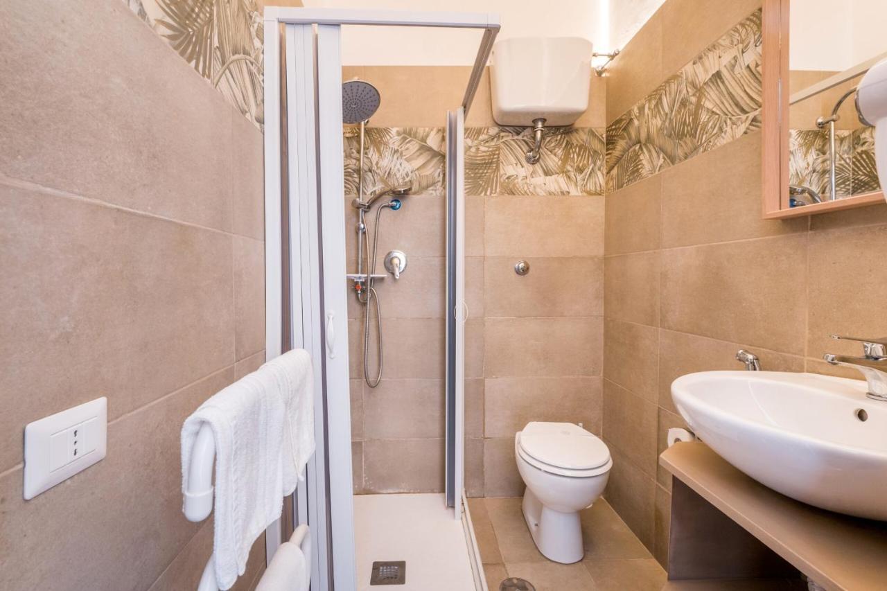Rooms Piramide Рим Екстериор снимка