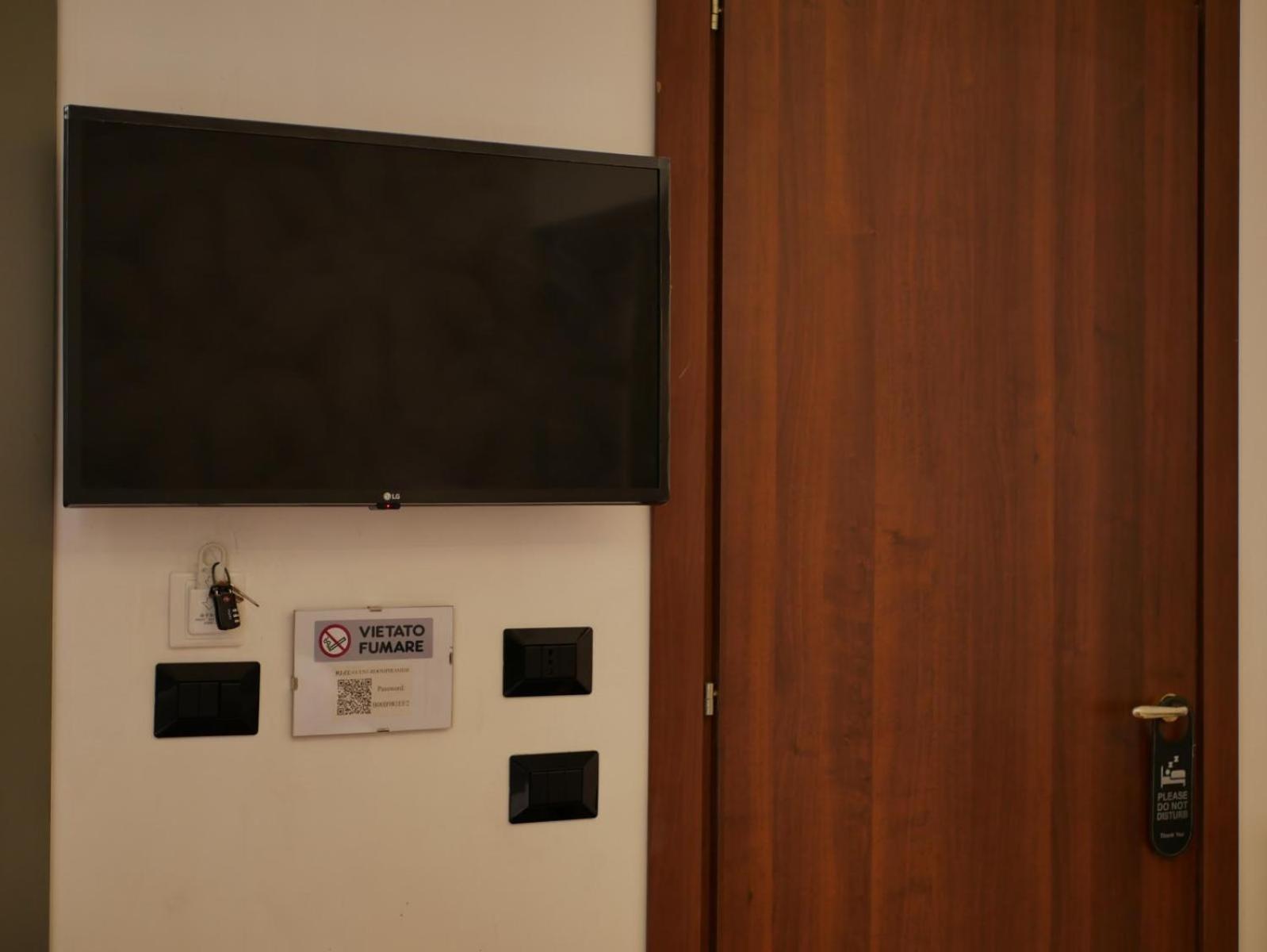 Rooms Piramide Рим Екстериор снимка