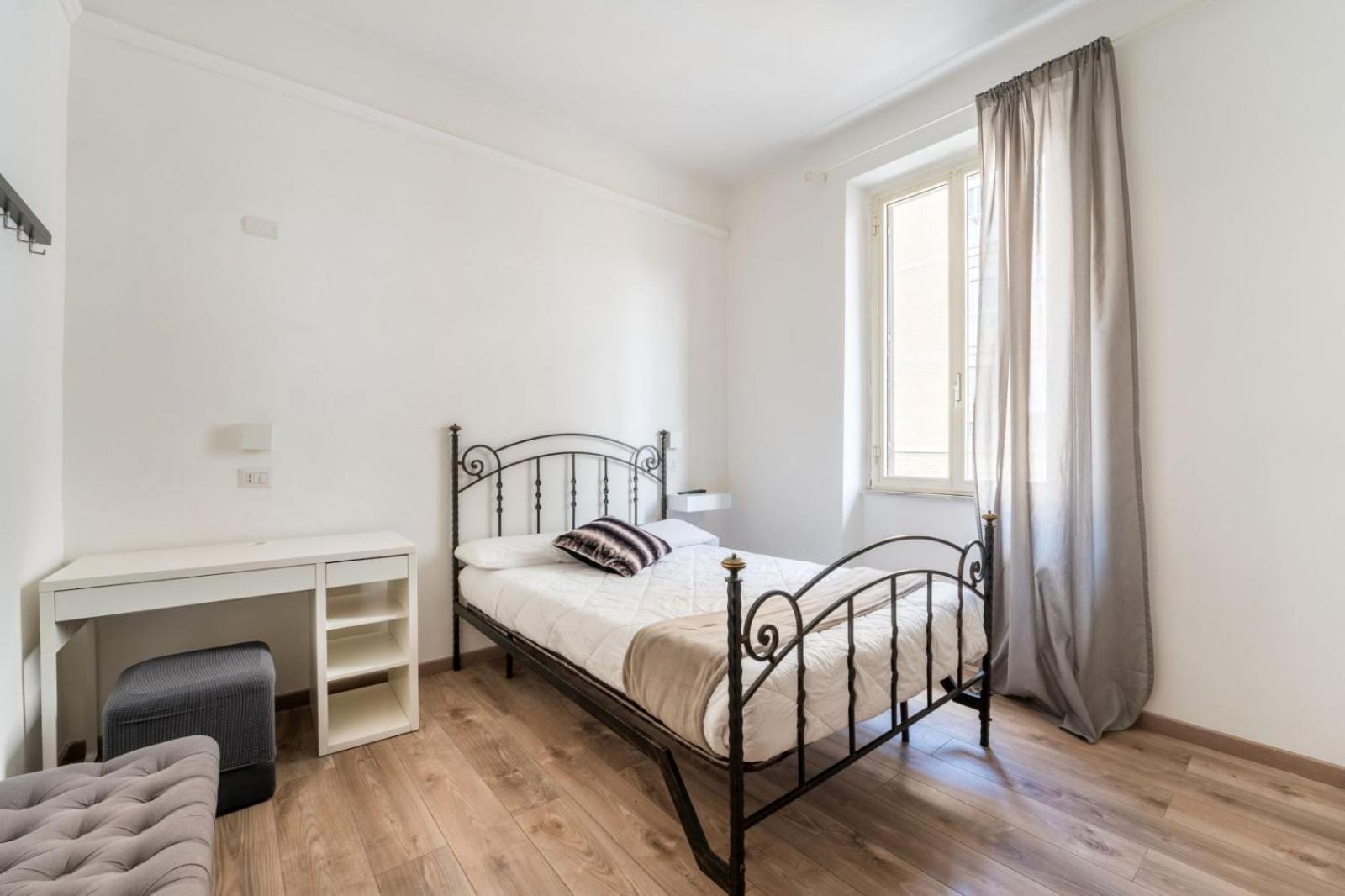 Rooms Piramide Рим Екстериор снимка